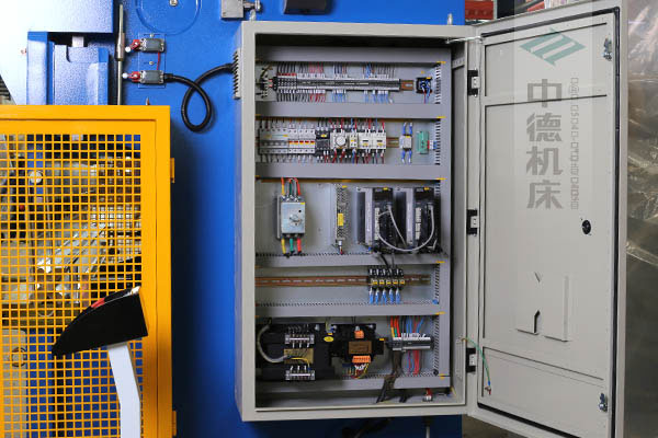 ZDPK-10032采用法國進(jìn)口施耐德元?dú)饧?，穩(wěn)定耐用壽命長